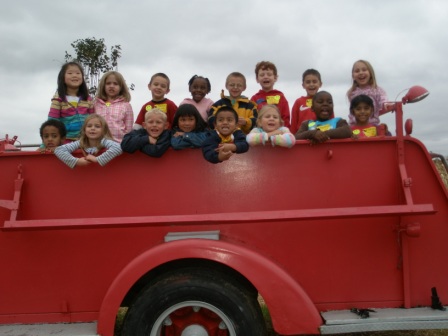 Class picture on the fire truck
